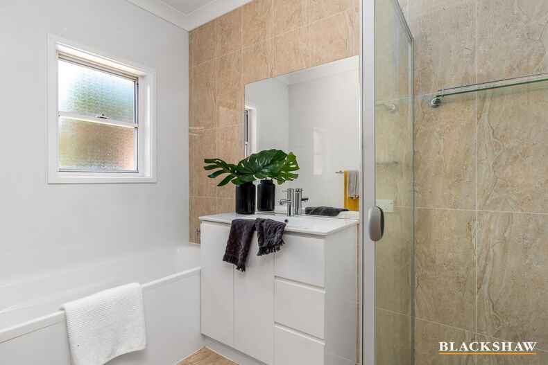 10 Bedford Street Deakin