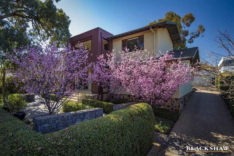12 Clarke Street Yarralumla
