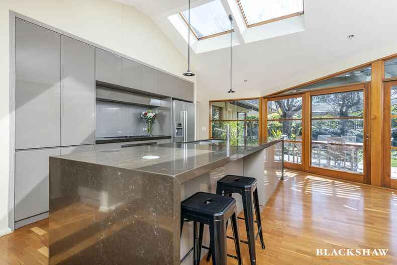 12 Clarke Street Yarralumla