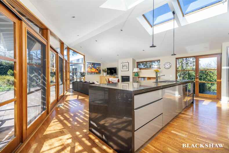 12 Clarke Street Yarralumla