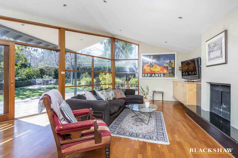12 Clarke Street Yarralumla