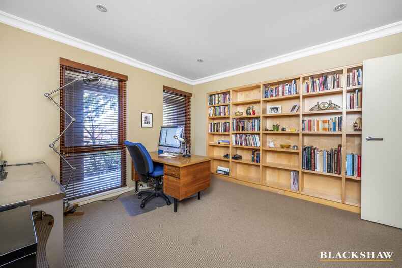 12 Clarke Street Yarralumla