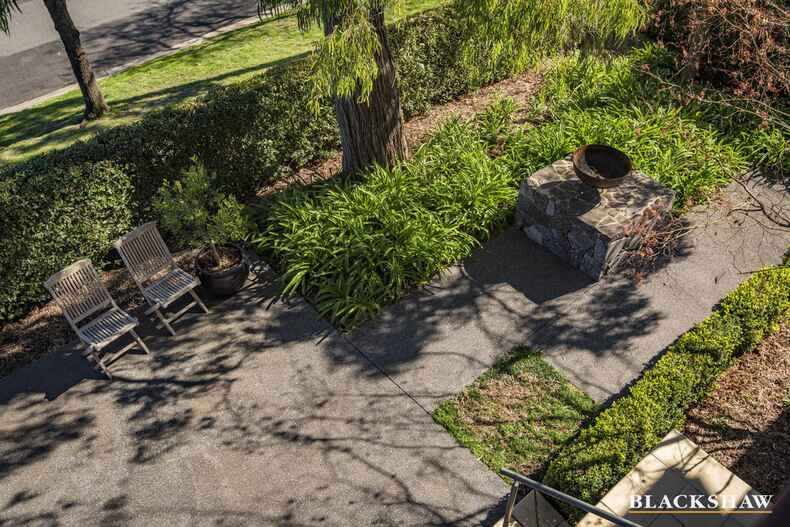 12 Clarke Street Yarralumla