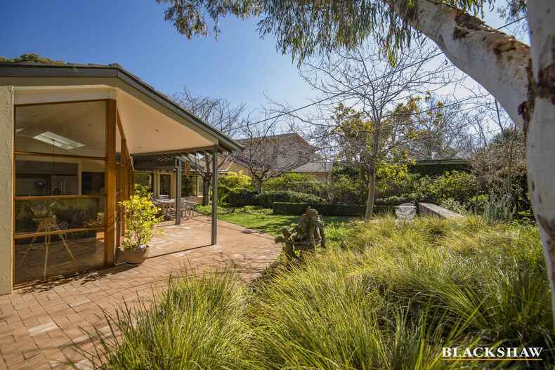 12 Clarke Street Yarralumla
