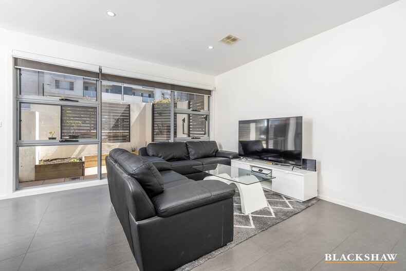 10 Crossman Street Amaroo 10 Crossman Street Amaroo