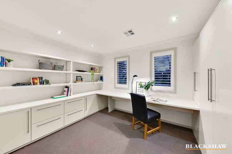 73 La Perouse Street Griffith