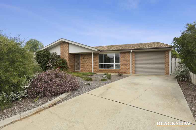 20 Patanga Gardens Queanbeyan West