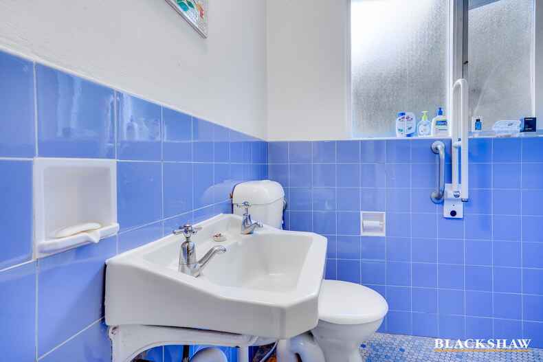 71 National Circuit Deakin