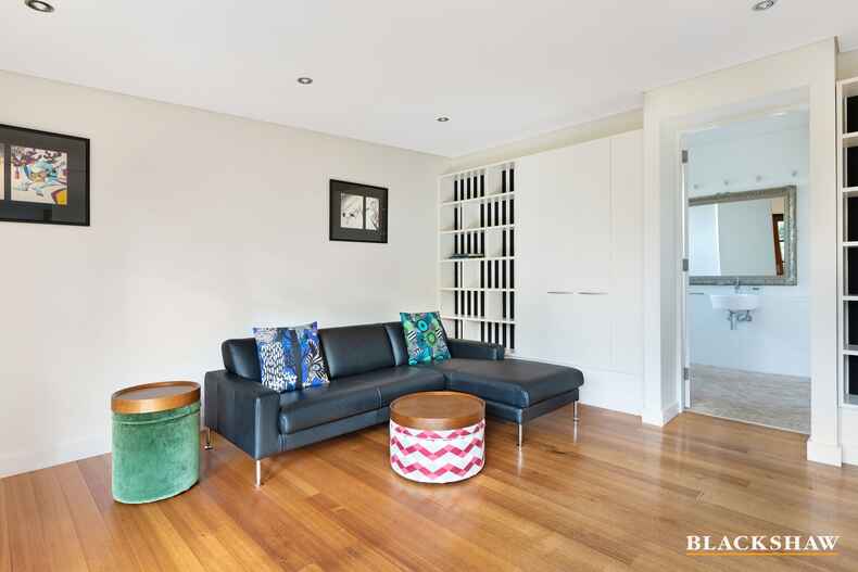 30 Carnegie Crescent Narrabundah 30 Carnegie Crescent Narrabundah