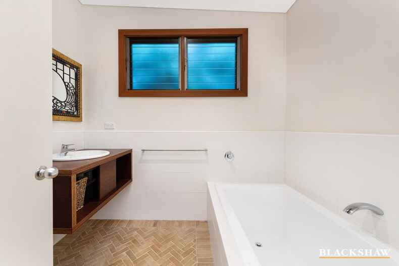 30 Carnegie Crescent Narrabundah 30 Carnegie Crescent Narrabundah