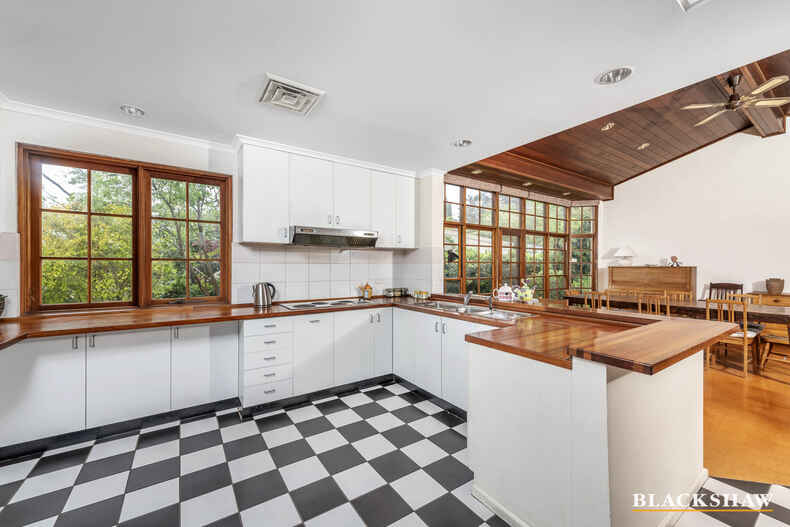 16 Hamelin Crescent Narrabundah