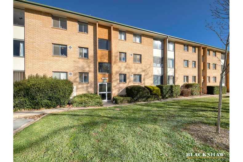 4/3 Waddell Place Curtin