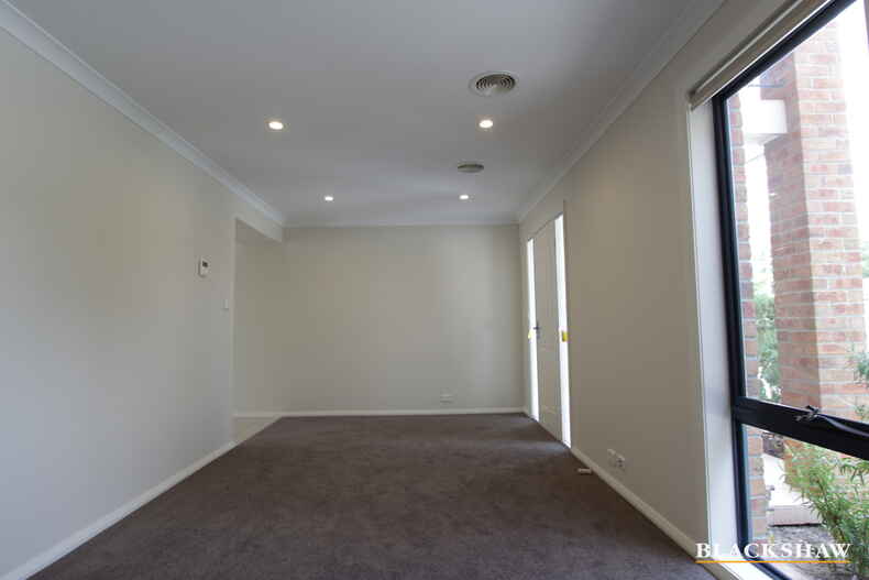 3/19 Donald Road Queanbeyan