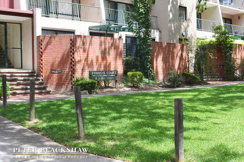 10/10 Ovens Street Griffith
