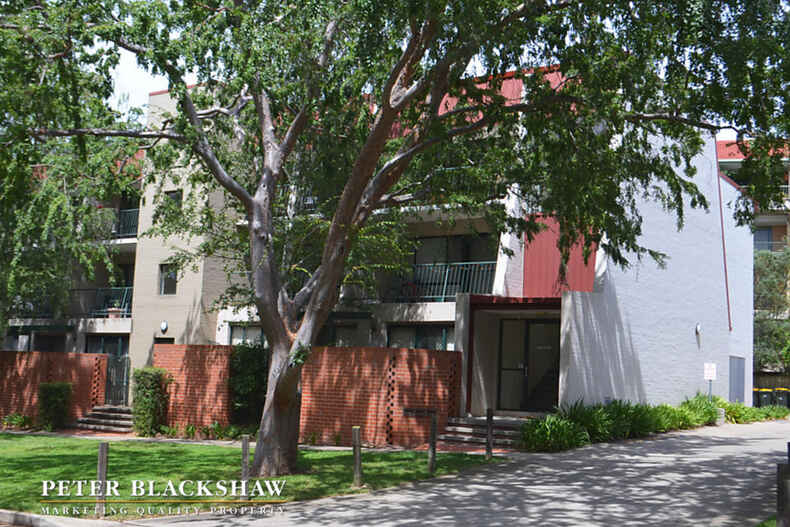 10/10 Ovens Street Griffith