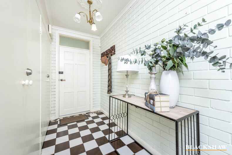 2/3 Allambee Street Reid