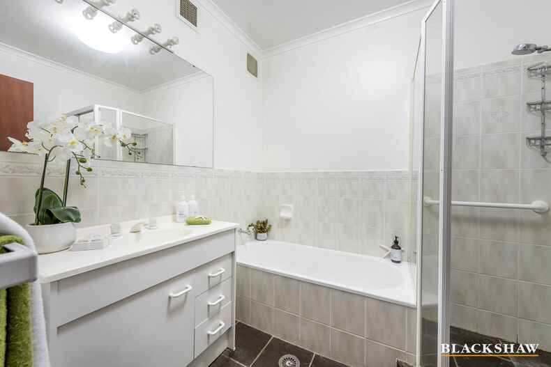 2/3 Allambee Street Reid