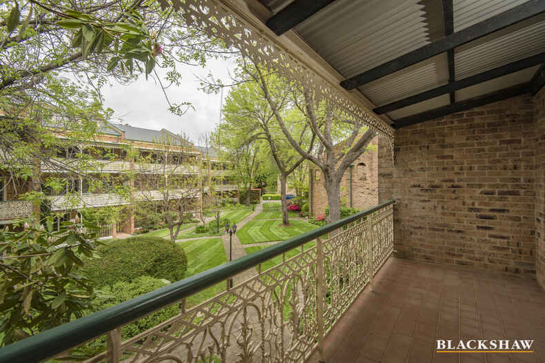 2/3 Allambee Street Reid