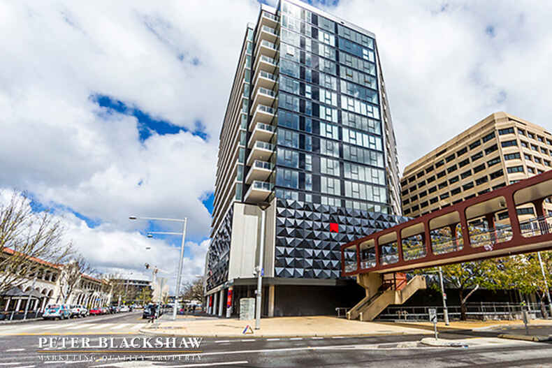 71/45 West Row City