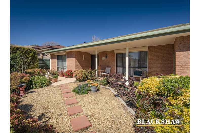 30 Johnstone Circuit Calwell