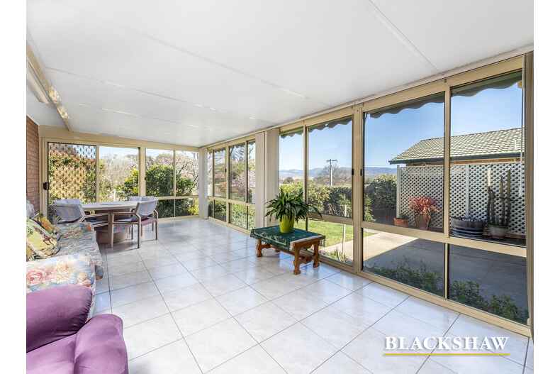 30 Johnstone Circuit Calwell