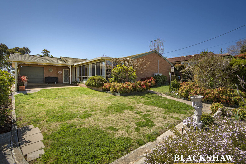 30 Johnstone Circuit Calwell