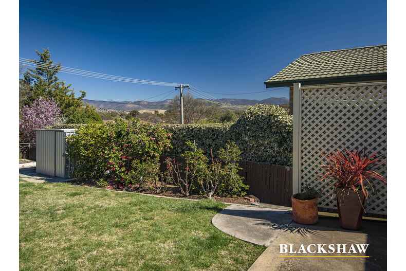 30 Johnstone Circuit Calwell