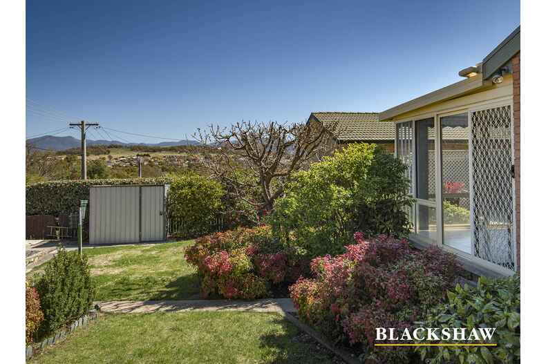 30 Johnstone Circuit Calwell