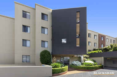 28/15 Tench Street Kingston