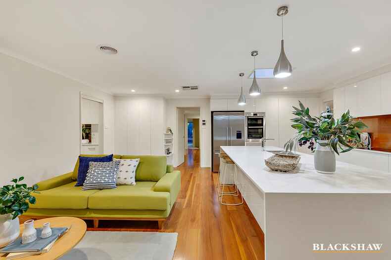 81 Chataway Crescent Fadden 81 Chataway Crescent Fadden