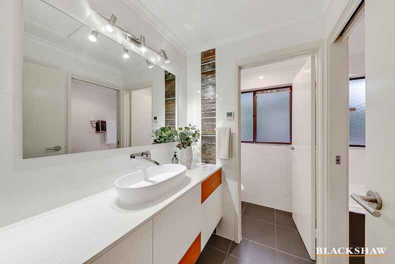 81 Chataway Crescent Fadden 81 Chataway Crescent Fadden