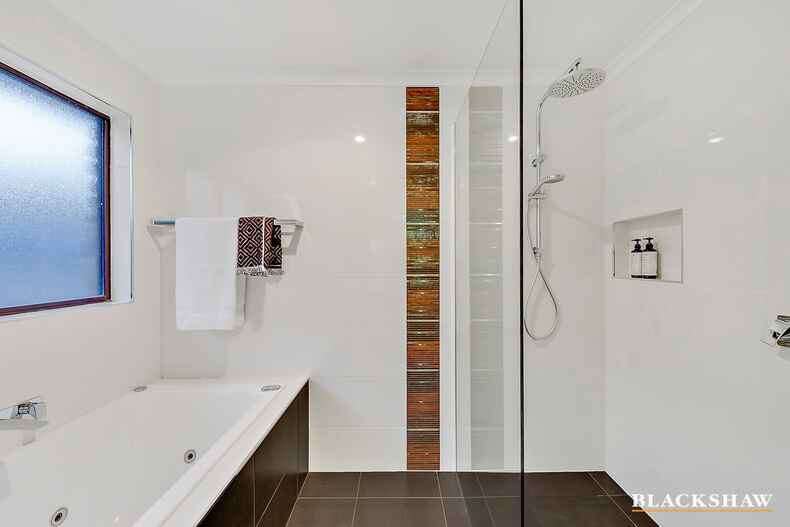 81 Chataway Crescent Fadden 81 Chataway Crescent Fadden