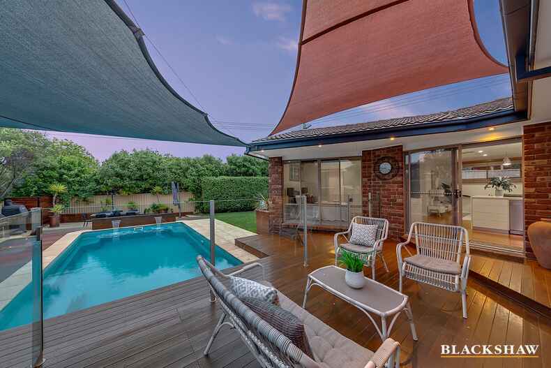 81 Chataway Crescent Fadden 81 Chataway Crescent Fadden