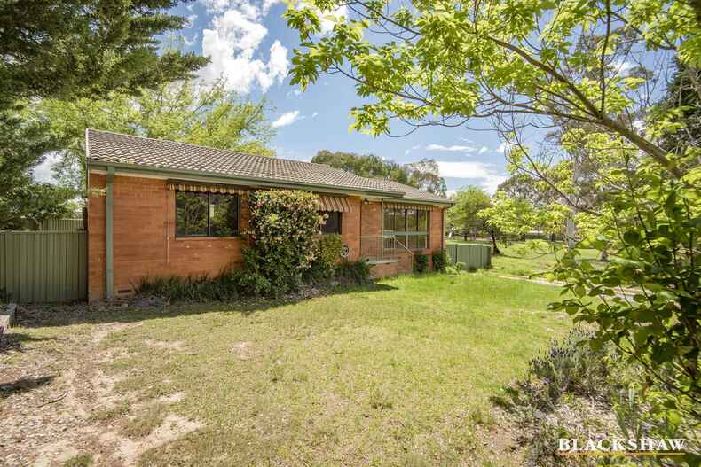 11 Yaldwyn Place Kambah