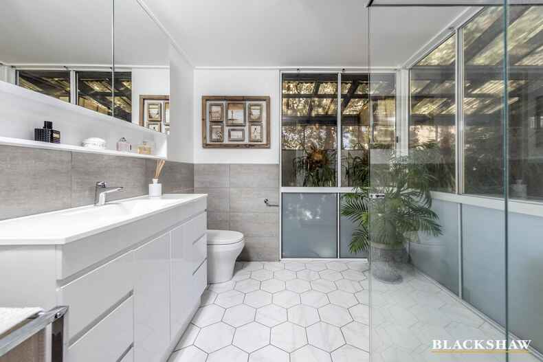 28 Shepherdson Place Isaacs 28 Shepherdson Place Isaacs