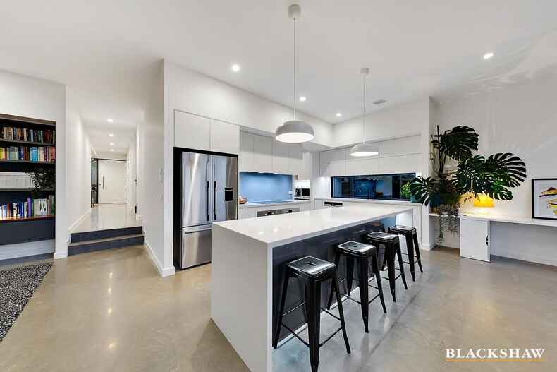 38 Stonehaven Crescent Deakin
