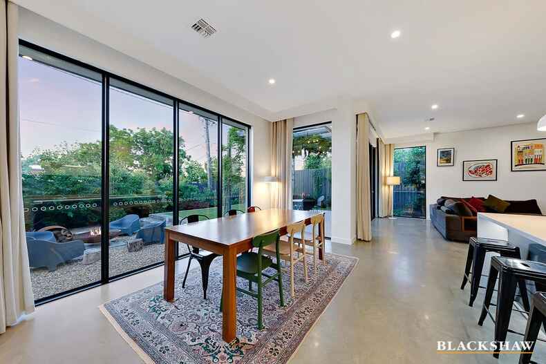 38 Stonehaven Crescent Deakin