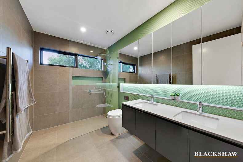 38 Stonehaven Crescent Deakin