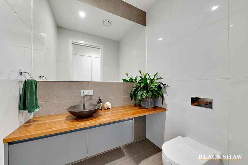38 Stonehaven Crescent Deakin