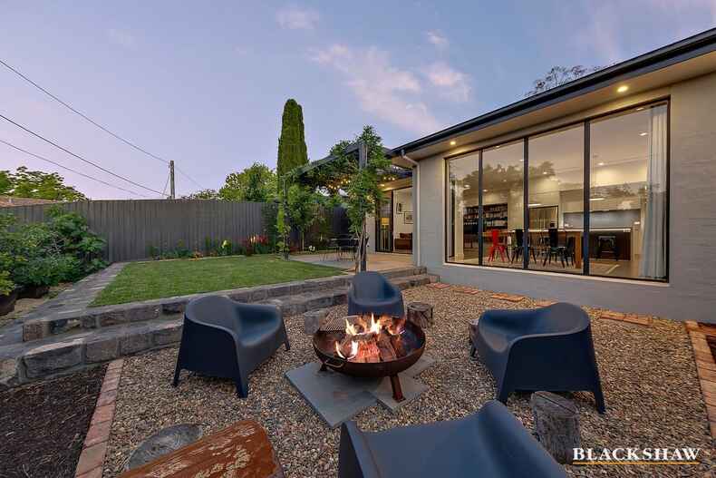 38 Stonehaven Crescent Deakin