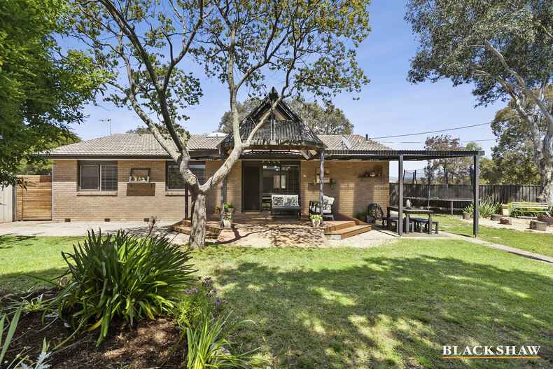 11 Carrodus Street Fraser