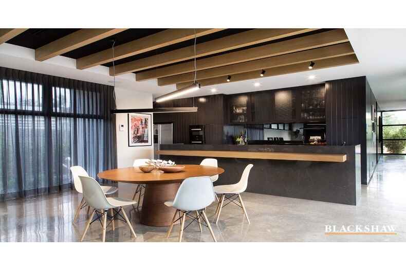 2/217 La Perouse Street Red Hill