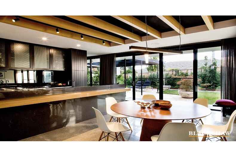 2/217 La Perouse Street Red Hill
