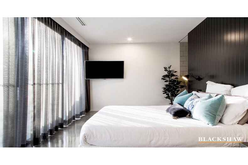 2/217 La Perouse Street Red Hill