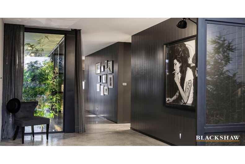 2/217 La Perouse Street Red Hill