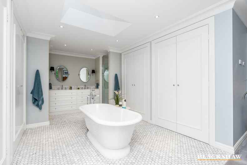 95 Strickland Crescent Deakin 95 Strickland Crescent Deakin