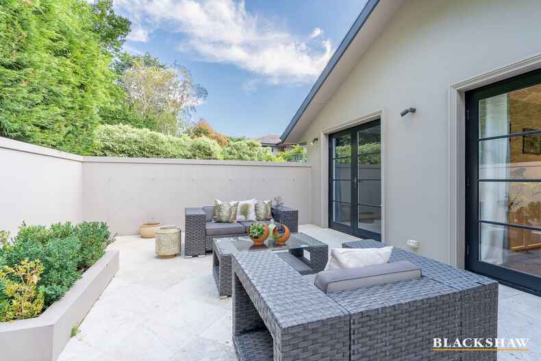 95 Strickland Crescent Deakin 95 Strickland Crescent Deakin