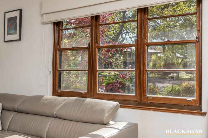 17 Macartney Crescent Deakin