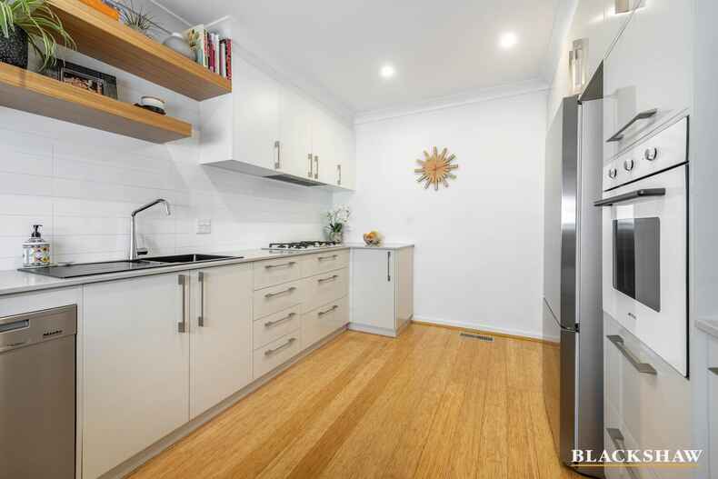 17 Macartney Crescent Deakin