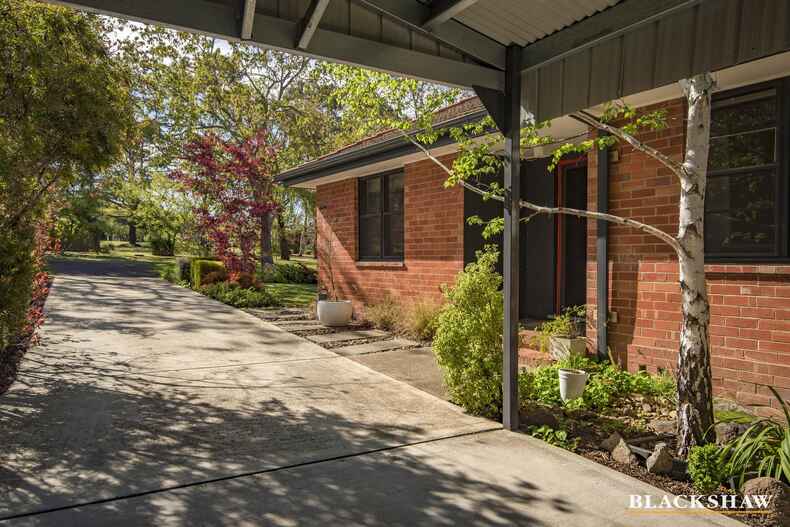 17 Macartney Crescent Deakin